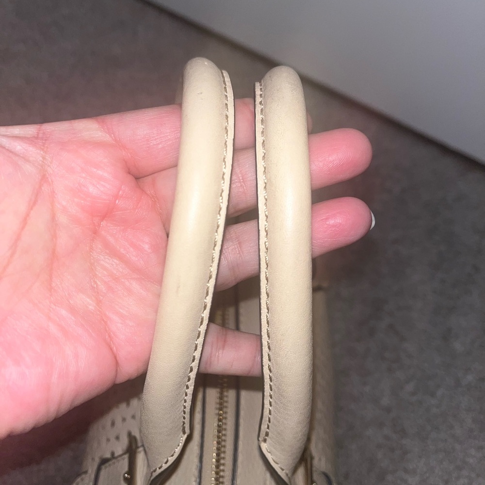 Kate Spade Mercer Isle Sloan Cream Leather
Satchel Crossbody - Picture 4 of 8
